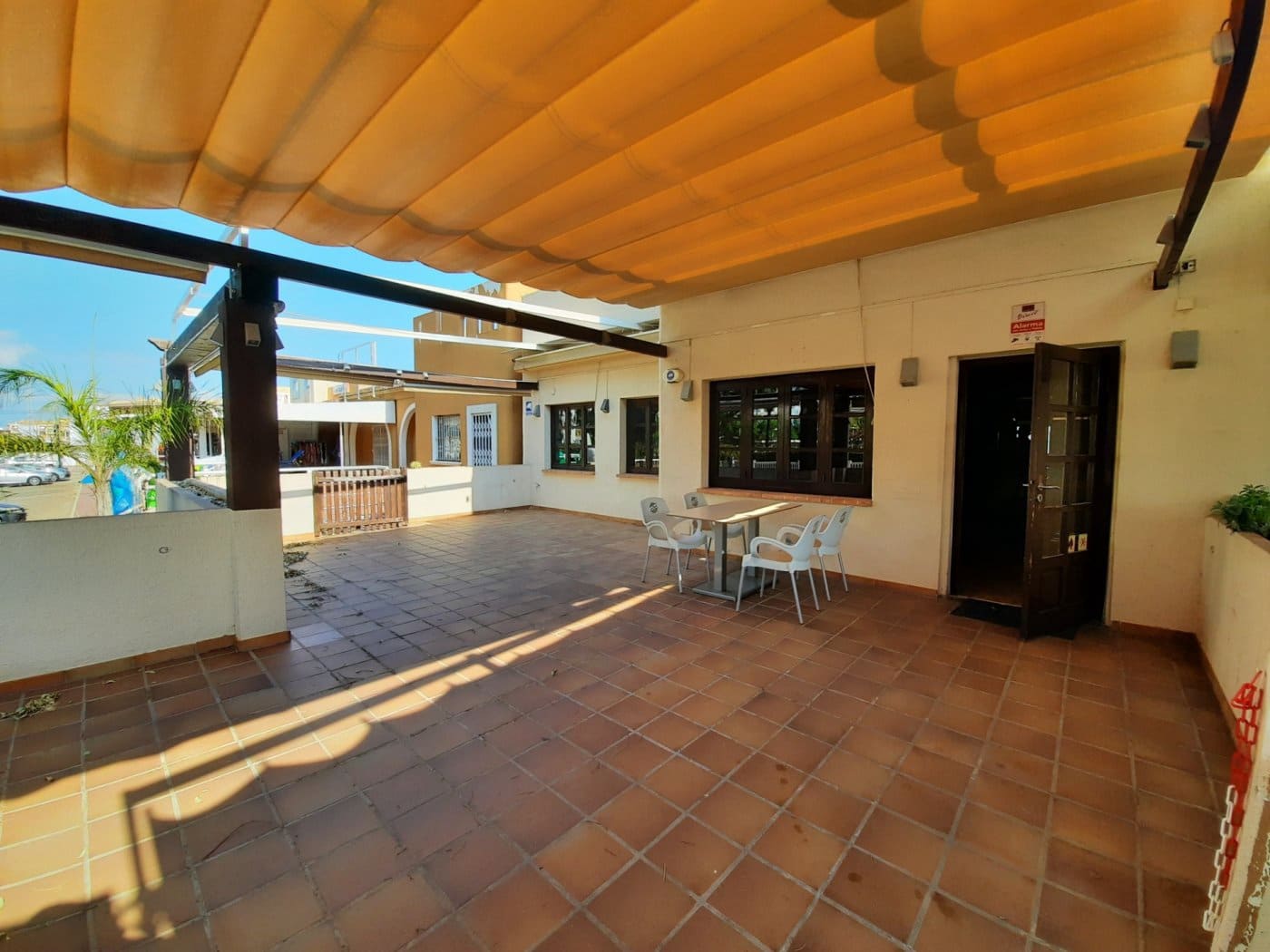 Kaupallinen myytävänä paikassa Denia - 280 000 € (Ref: 6187589)