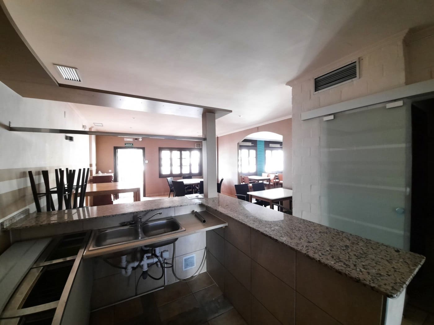 Kaupallinen myytävänä paikassa Denia - 280 000 € (Ref: 6187589)
