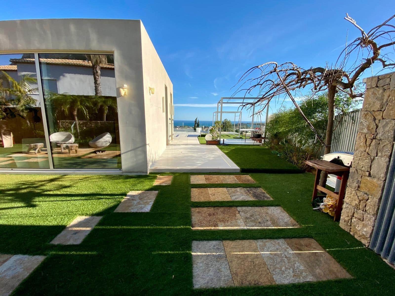 4 bedroom Villa for rent in Denia with pool garage - € 4,200 (Ref: 6187606)