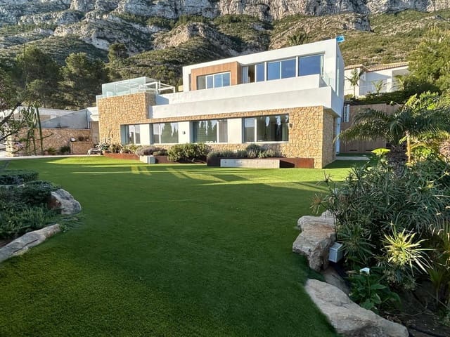 Chalet de 4 habitaciones en El Montgó, Dénia en alquiler con piscina garaje - 4.200 € (Ref: 6187606)