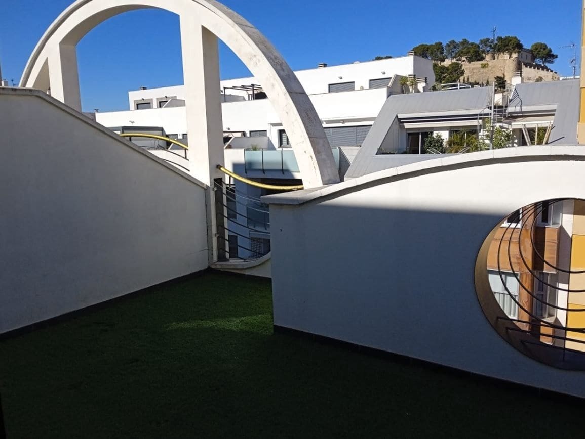 3 slaapkamer Penthouse te huur in Denia met garage - € 1.500 (Ref: 6187658)