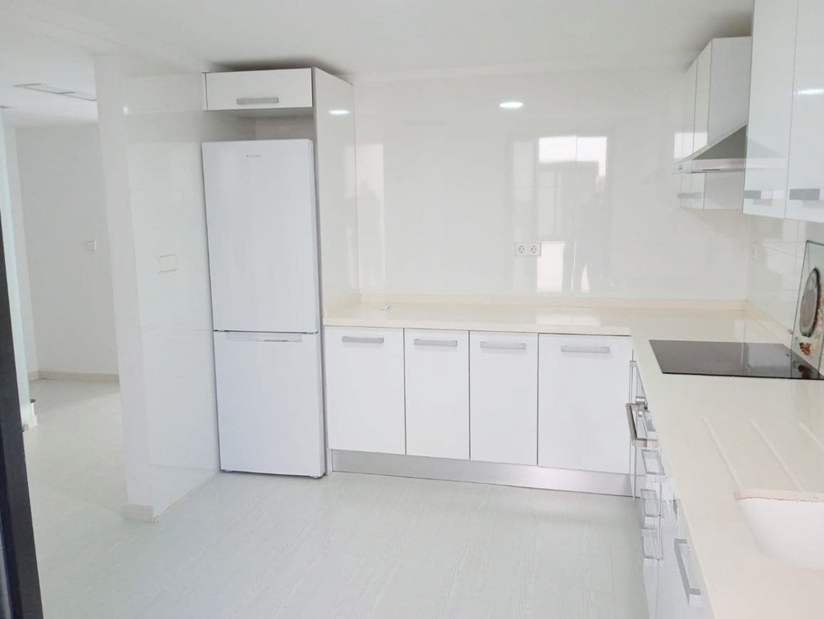3 slaapkamer Penthouse te huur in Denia met garage - € 1.500 (Ref: 6187658)
