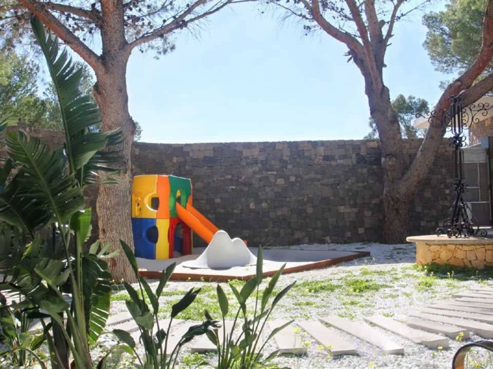 3 bedroom Apartment for sale in Altea with garage - € 2,100,000 (Ref: 6399137)