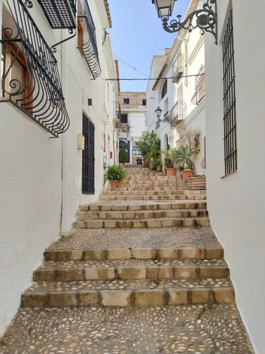 3 bedroom Apartment for sale in Altea with garage - € 2,100,000 (Ref: 6399137)