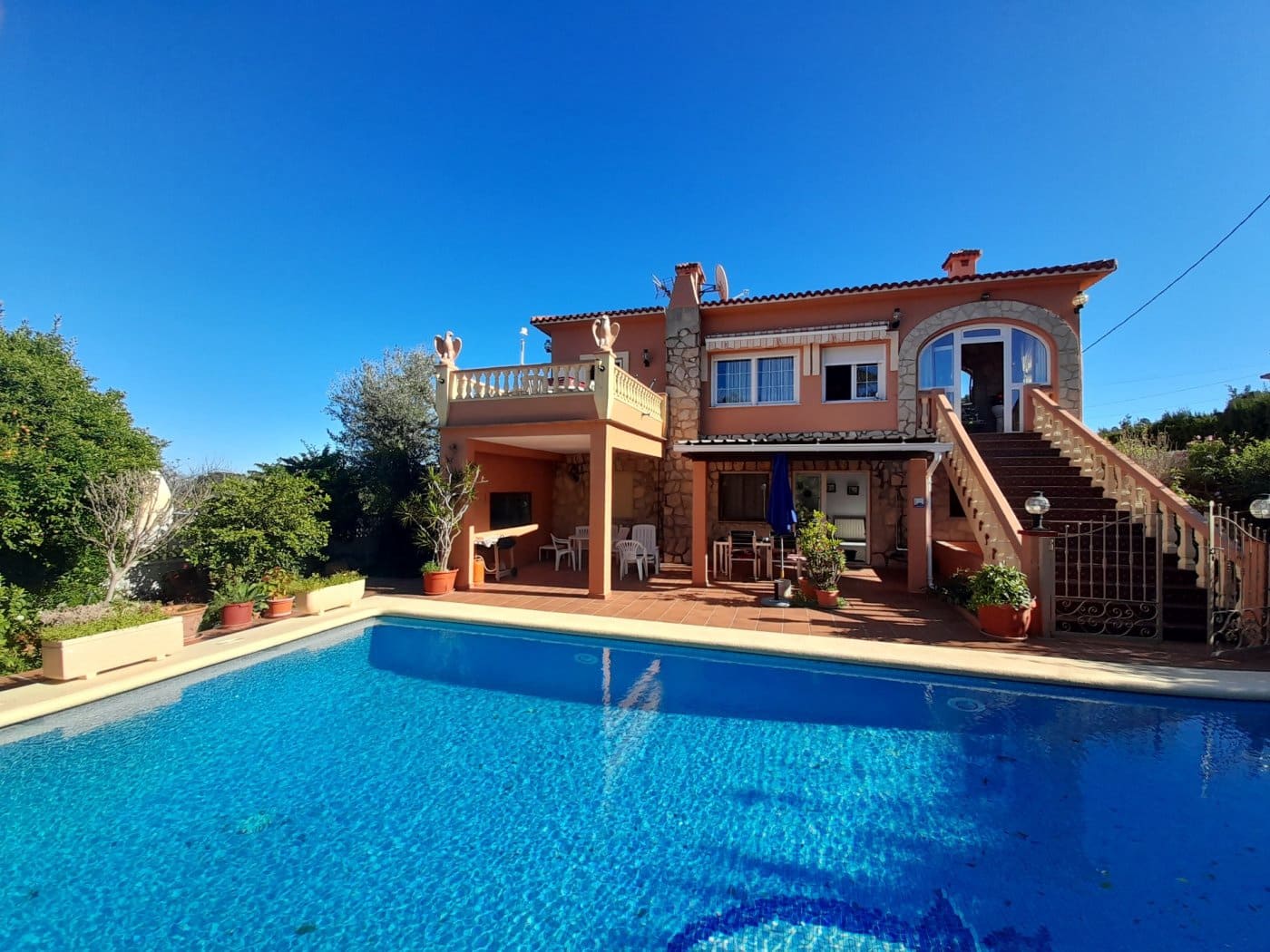 7 bedroom Villa for sale in Denia with pool garage - € 530,000 (Ref: 6496359)