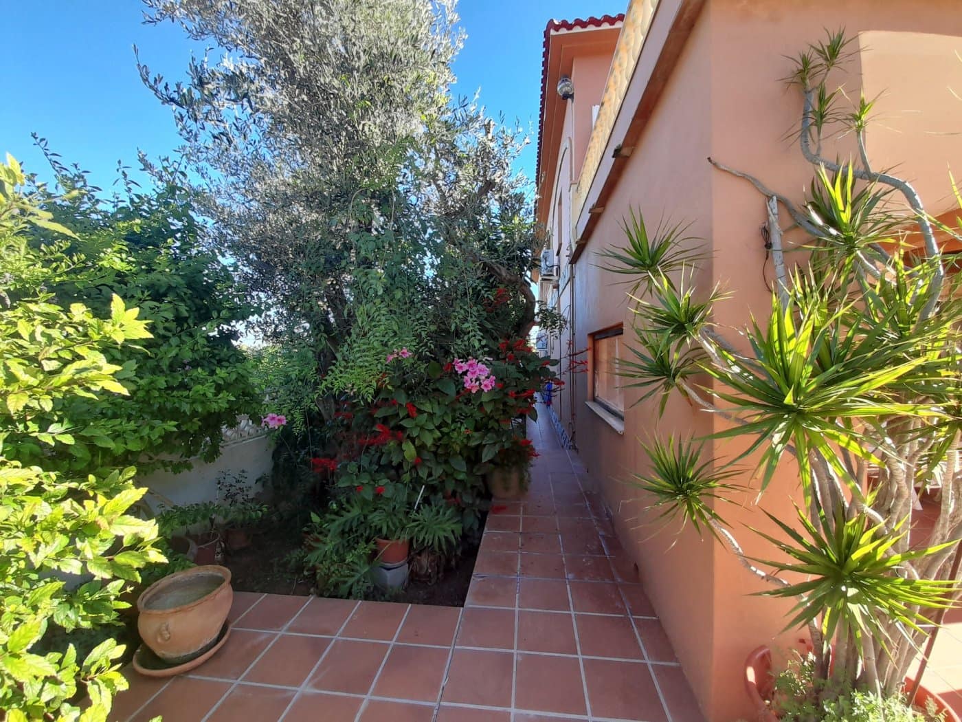 7 bedroom Villa for sale in Denia with pool garage - € 530,000 (Ref: 6496359)