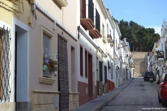 Garage for sale in Centro Urbano, Dénia - € 16,000 (Ref: 6689465)