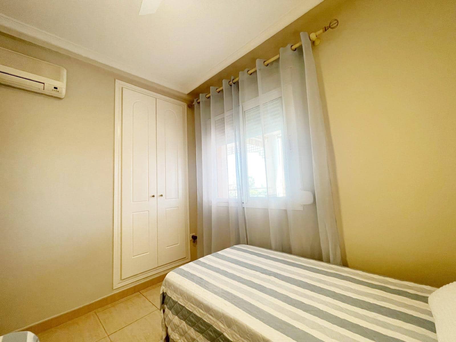 2 soverom Leilighet til leie i Denia med svømmebasseng - € 750 (Ref: 7564908)