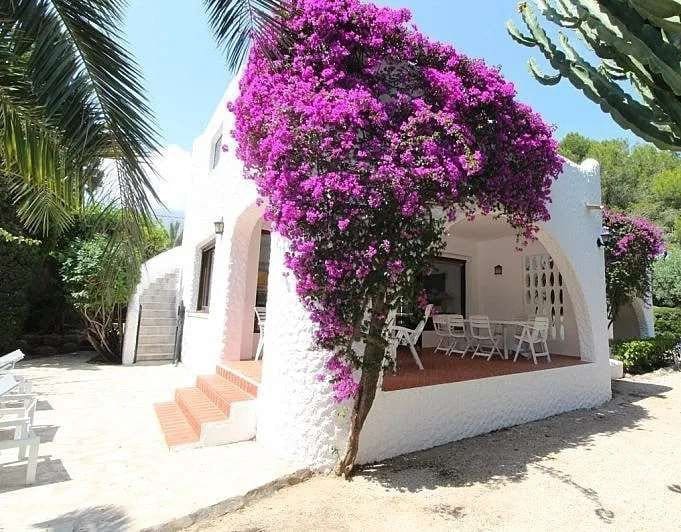 4 soveværelse Villa til leje i Denia med swimmingpool garage - € 1.700 (Ref: 7564919)