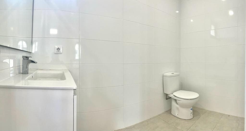 Komercyjne na sprzedaż w Denia - 270 000 € (Ref: 7568446)