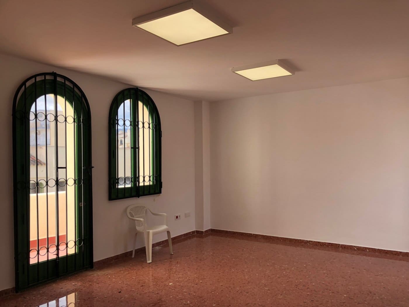 Komercyjne na sprzedaż w Denia - 270 000 € (Ref: 7568446)