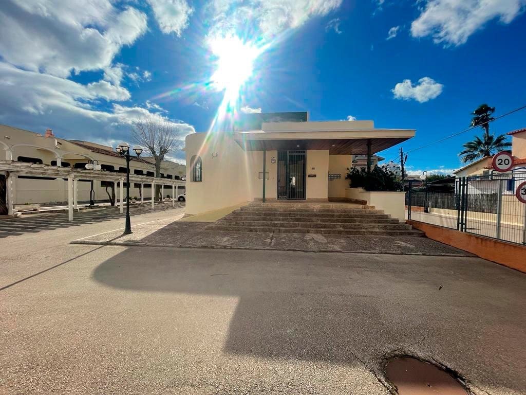 Commercial for sale in Denia - € 270,000 (Ref: 7568446)