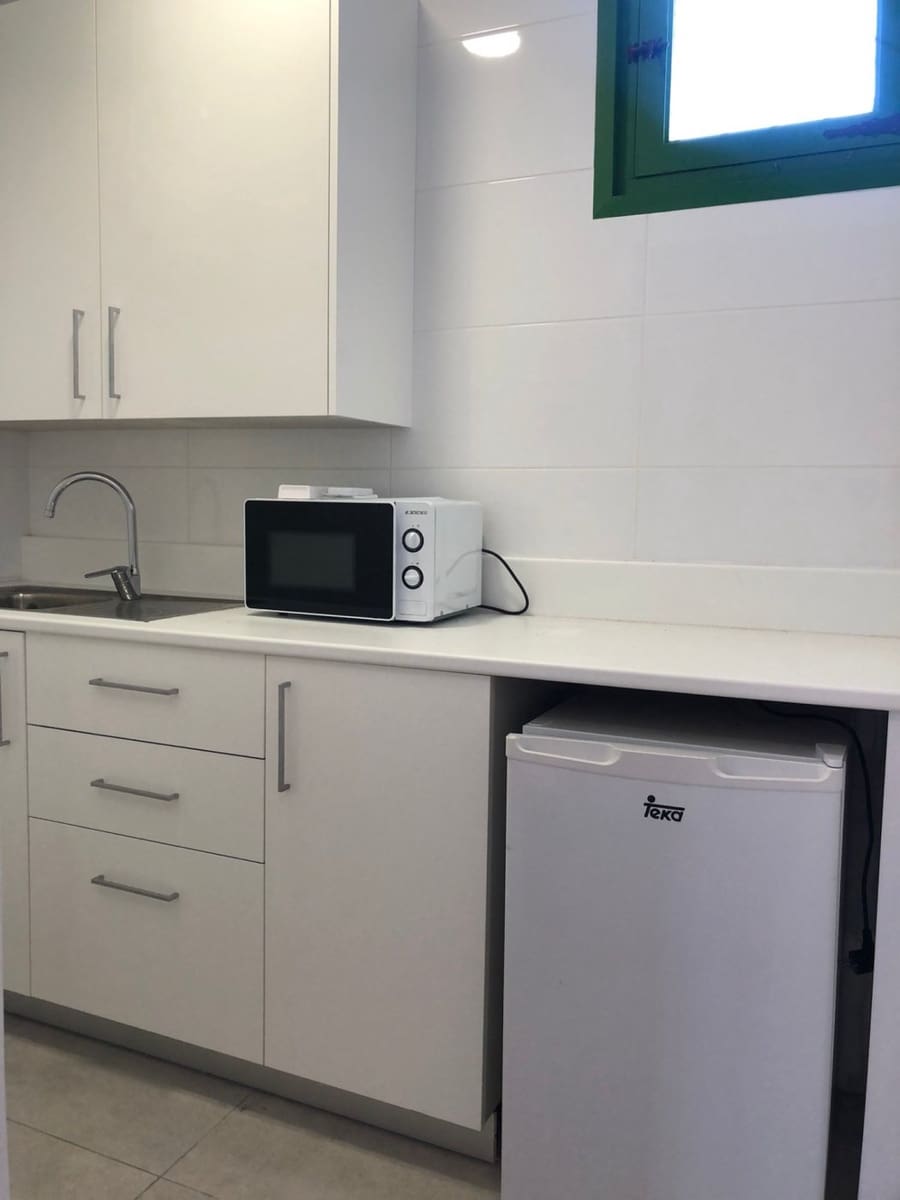 Commercial for sale in Denia - € 270,000 (Ref: 7568446)