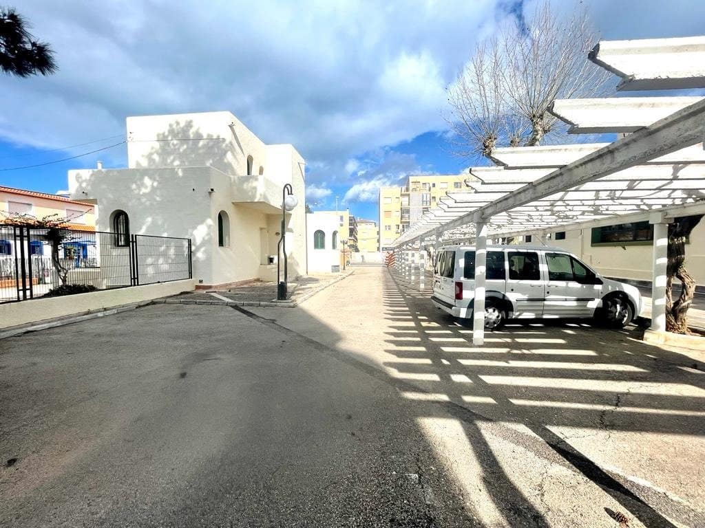 Local Commercial à vendre à Denia - 270 000 € (Ref: 7568446)