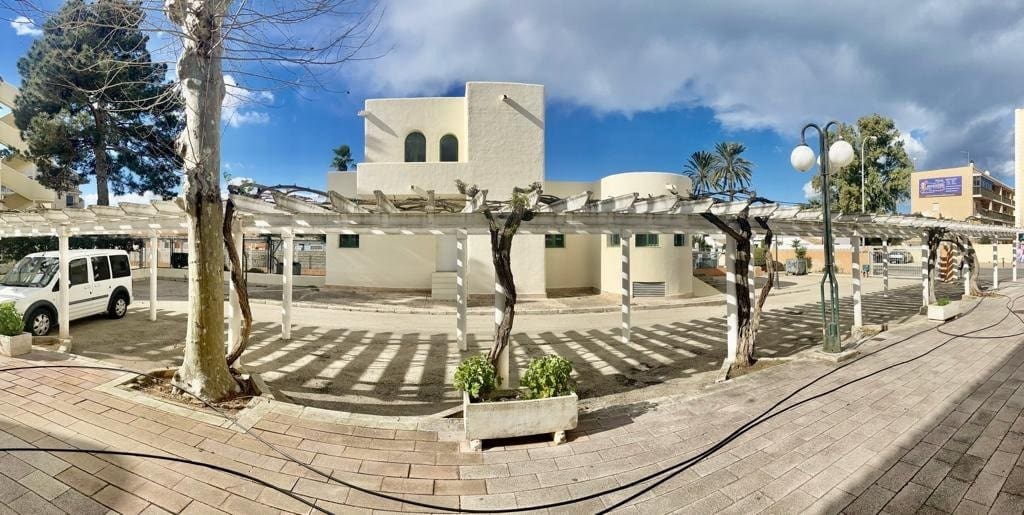 Erhverv til salg i Denia med swimmingpool - € 270.000 (Ref: 7568446)