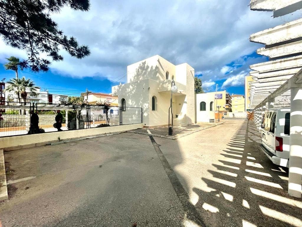 Erhverv til salg i Denia med swimmingpool - € 270.000 (Ref: 7568446)