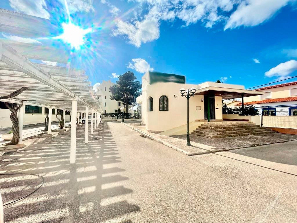 Erhverv til salg i Denia med swimmingpool - € 270.000 (Ref: 7568446)