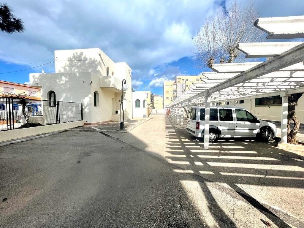 Erhverv til salg i Denia med swimmingpool - € 270.000 (Ref: 7568446)