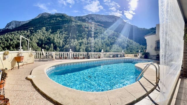 3 Zimmer Villa zu verkaufen in Dénia mit Pool Garage - 598.000 € (Ref: 7568447)