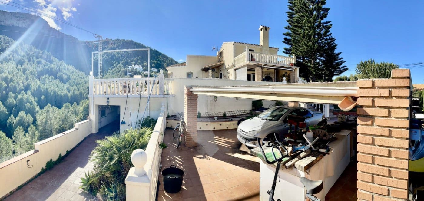 3 bedroom Villa for sale in Denia with pool garage - € 598,000 (Ref: 7568447)