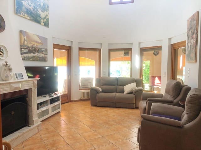 4 bedroom Villa for rent in Las Marinas / Les Marines, Dénia with pool garage - € 2,600 (Ref: 7634799)