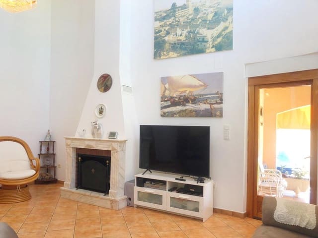 4 bedroom Villa for rent in Las Marinas / Les Marines, Dénia with pool garage - € 2,600 (Ref: 7634799)