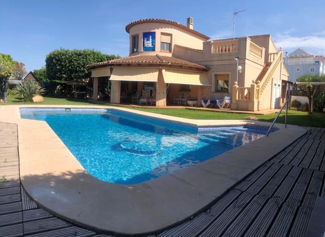 4 bedroom Villa for rent in Las Marinas / Les Marines, Dénia with pool garage - € 2,600 (Ref: 7634799)