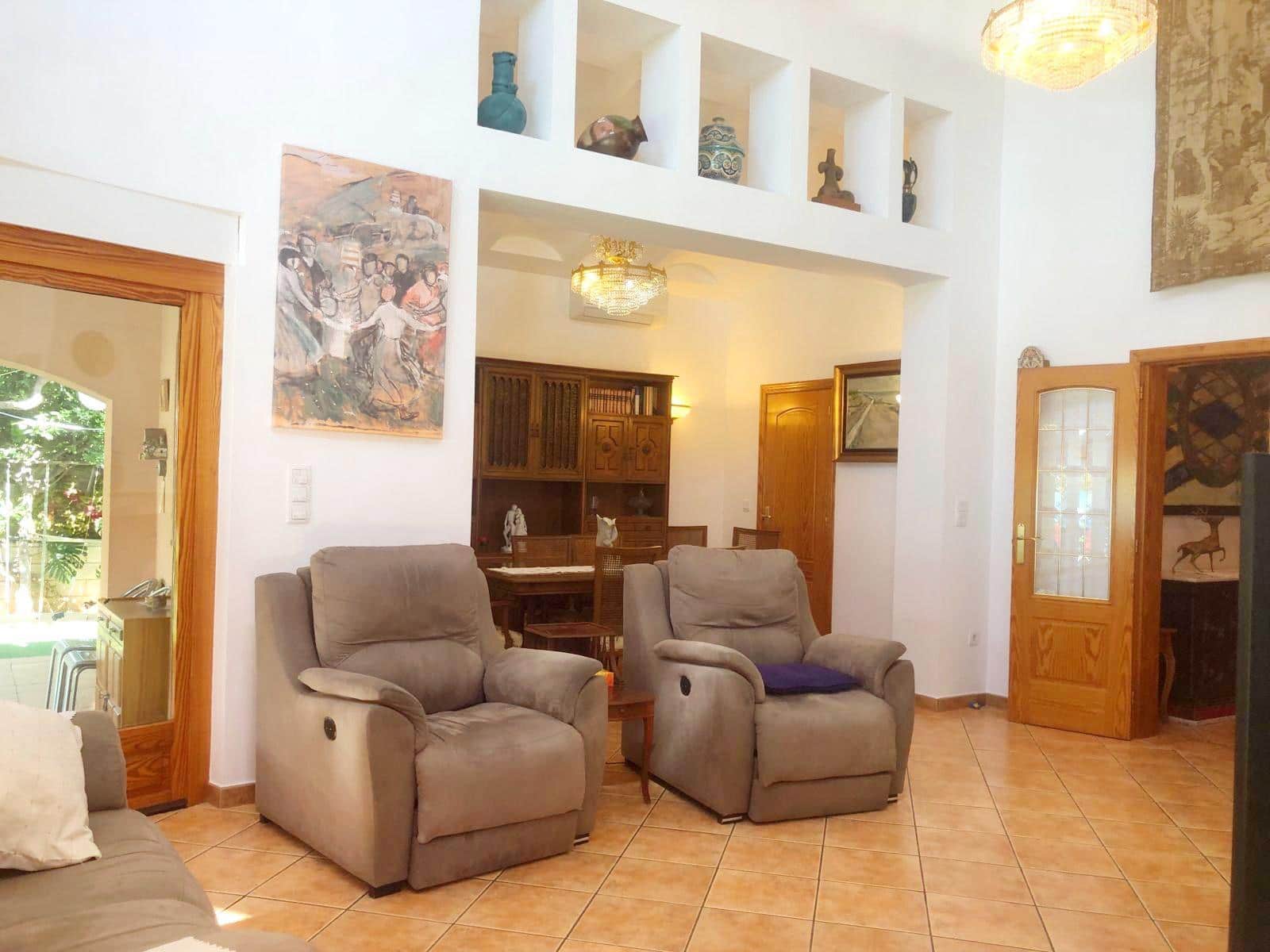 4 bedroom Villa for rent in Denia with pool garage - € 2,600 (Ref: 7634799)