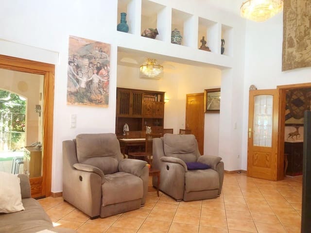 4 bedroom Villa for rent in Las Marinas / Les Marines, Dénia with pool garage - € 2,600 (Ref: 7634799)