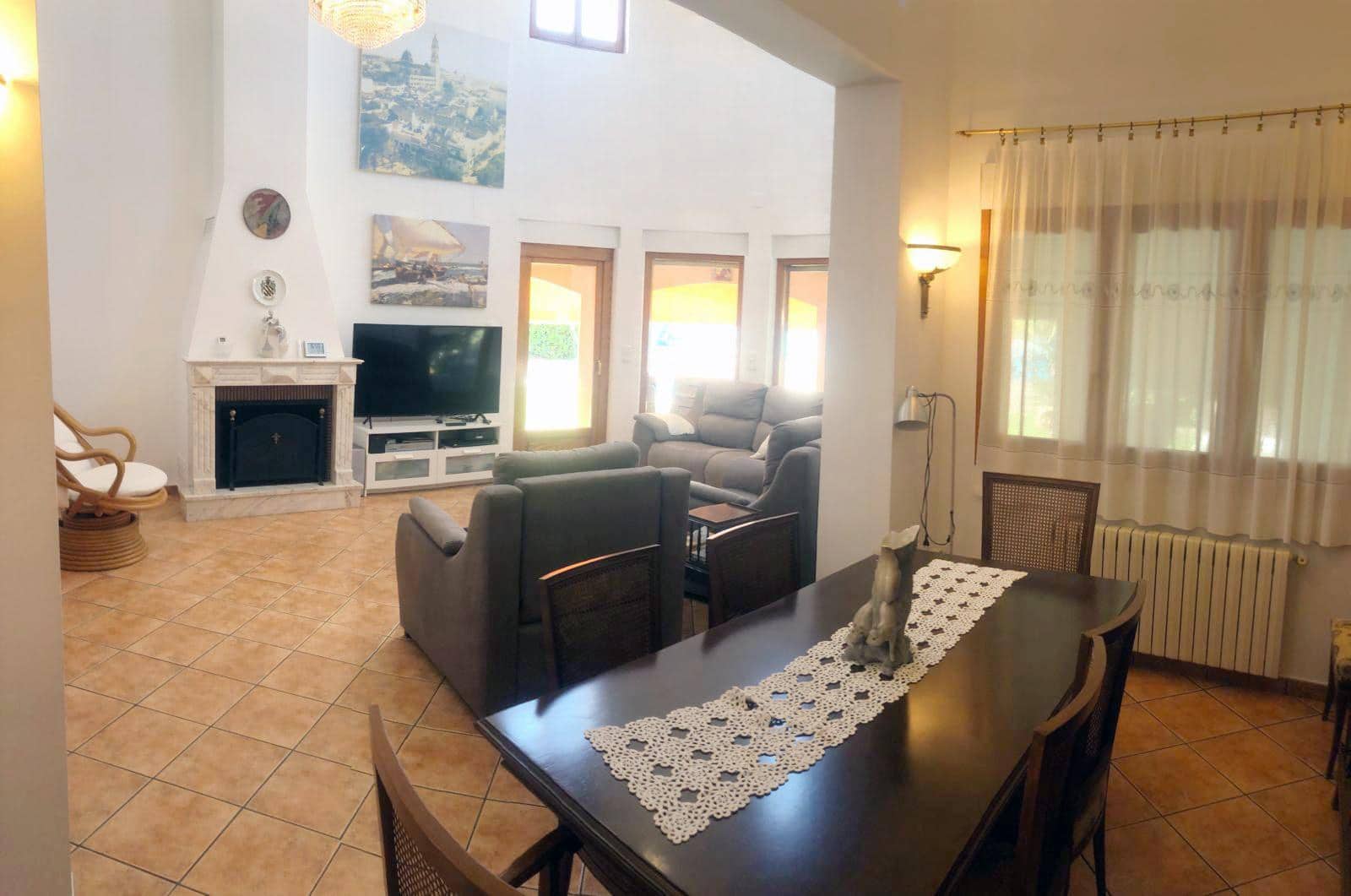 4 bedroom Villa for rent in Denia with pool garage - € 2,600 (Ref: 7634799)
