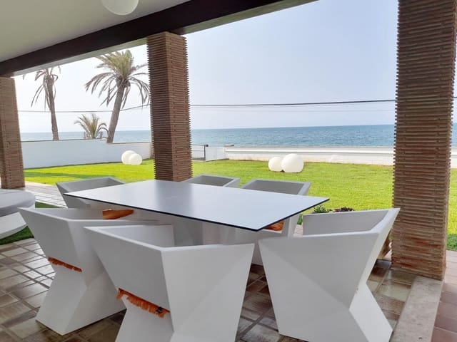 Chalet de 4 habitaciones en Les Bassetes - El Marjal, Dénia en venta con garaje - 2.300.000 € (Ref: 7696163)