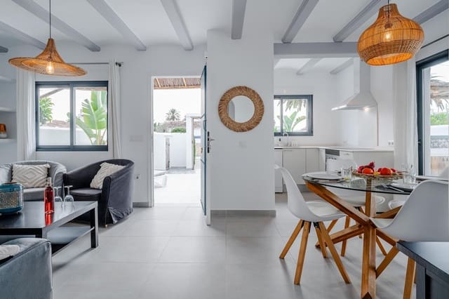 2 bedroom Semi-detached Villa for rent in Les Bassetes - El Marjal, Dénia with pool - € 1,500 (Ref: 7866369)