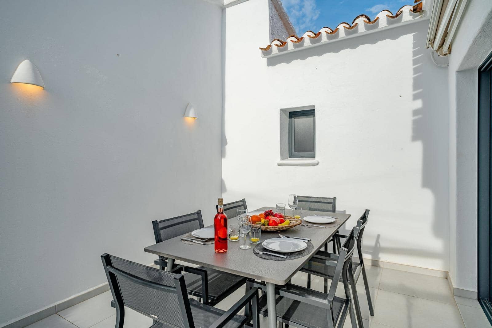 2 soveværelse Semi-Rækkehus til leje i Denia med swimmingpool - € 1.500 (Ref: 7866369)