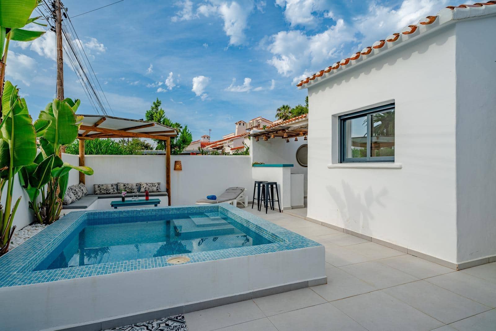 2 bedroom Semi-detached Villa for rent in Denia with pool - € 1,500 (Ref: 7866369)