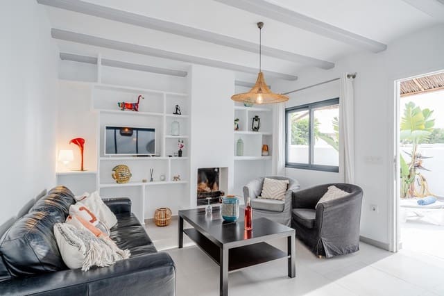 Villa/Maison Semi-Mitoyenne de 2 chambres à louer à Les Bassetes - El Marjal, Dénia avec piscine - 1 500 € (Ref: 7866369)