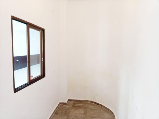 Commercial for sale in Centro Urbano, Dénia - € 295,000 (Ref: 7987746)