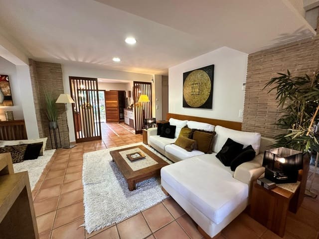 3 sypialnia Willa na sprzedaż w El Montgó, Dénia z basenem garażem - 735 000 € (Ref: 8098302)