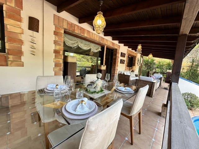 3 sypialnia Willa na sprzedaż w El Montgó, Dénia z basenem garażem - 735 000 € (Ref: 8098302)