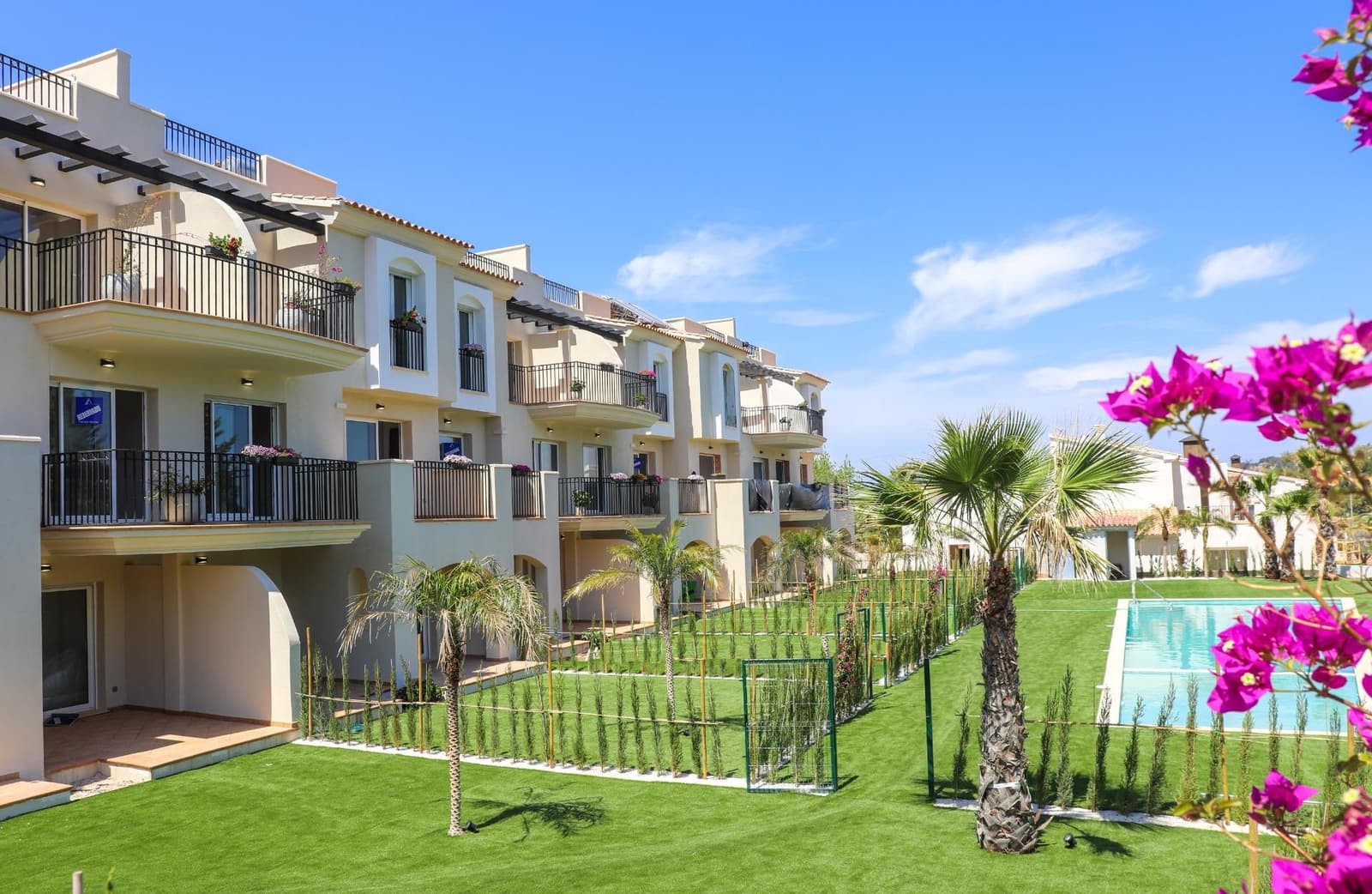 2 bedroom Apartment for sale in Denia with pool - € 381,000 (Ref: 8233454)
