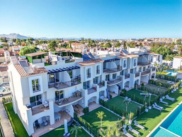 Apartamento de 2 habitaciones en Dénia en venta con piscina - 381.000 € (Ref: 8233454)