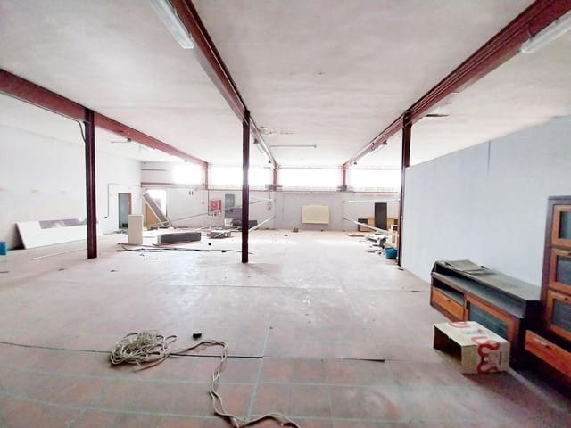 9 quarto Comercial para venda em Aldaia com garagem - 1 250 000 € (Ref: 8310328)