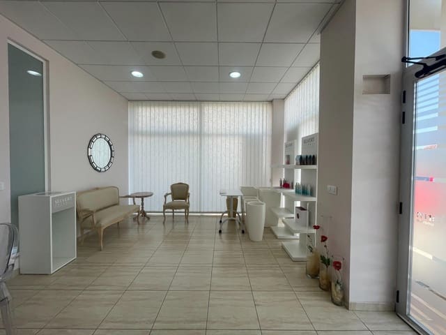 Erhverv til leje i El Puerto, Dénia - € 1.800 (Ref: 8438685)