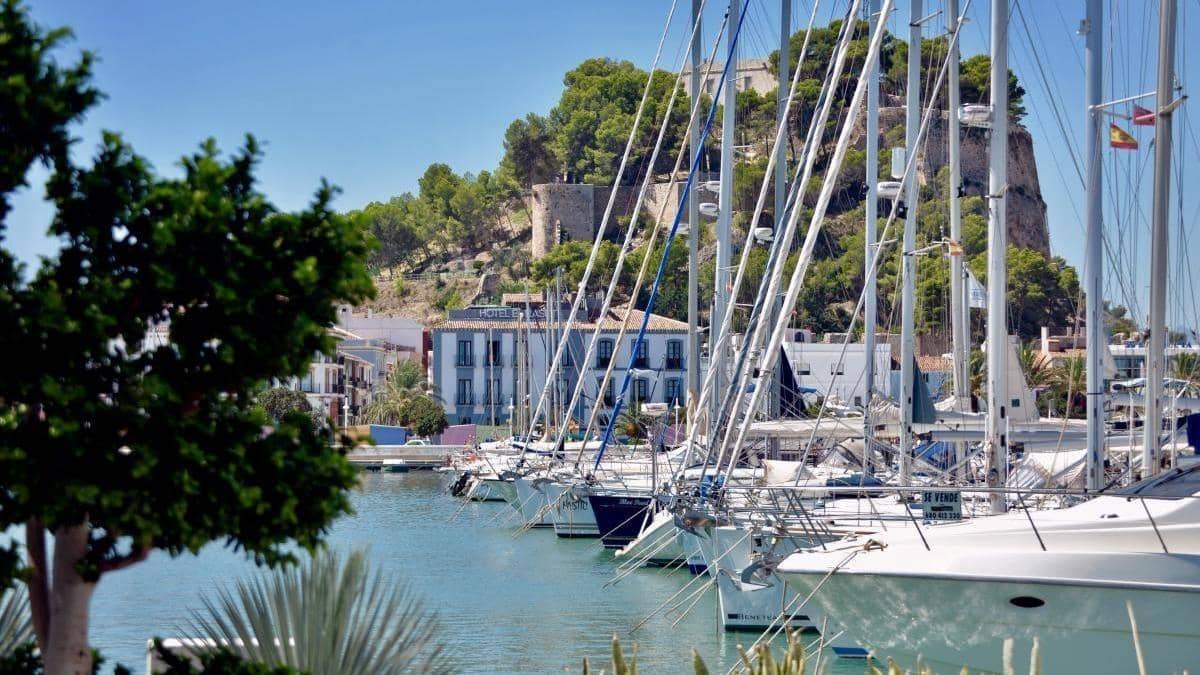 Kaupallinen vuokrattavana paikassa Denia - 1 800 € (Ref: 8438685)