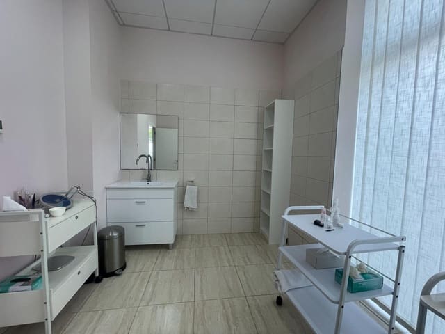 Erhverv til leje i El Puerto, Dénia - € 1.800 (Ref: 8438685)