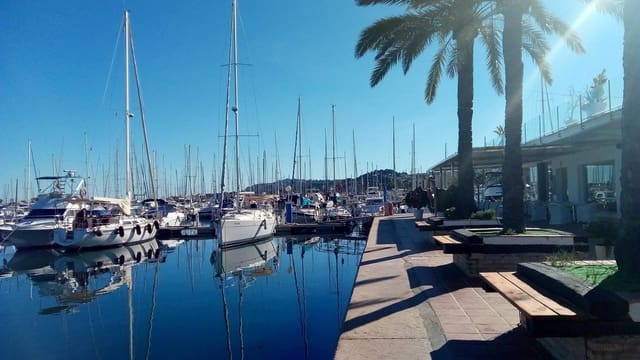 Erhverv til leje i El Puerto, Dénia - € 1.800 (Ref: 8438685)