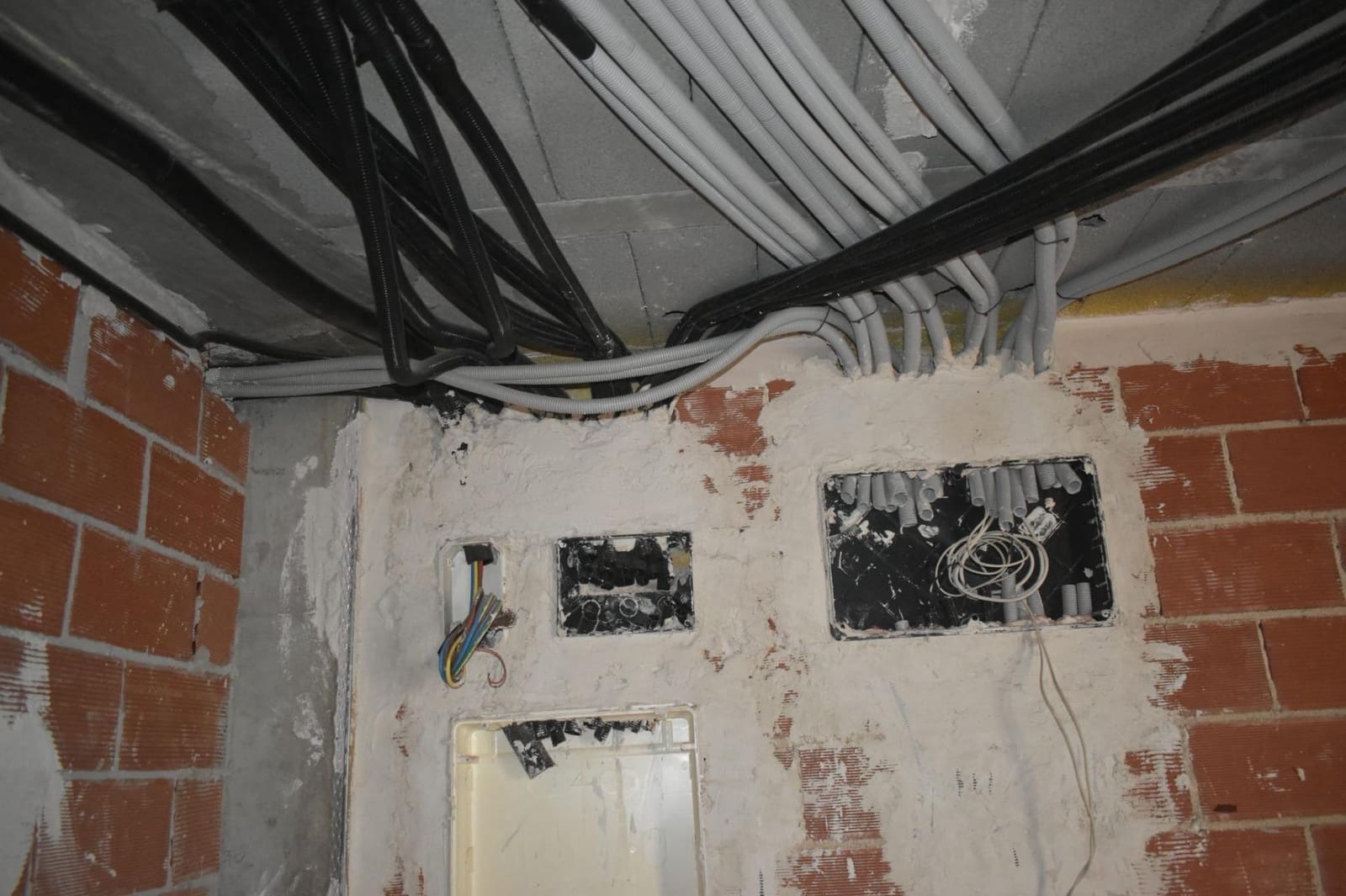 Kommersiell til salgs i Pego - € 90 000 (Ref: 8442441)