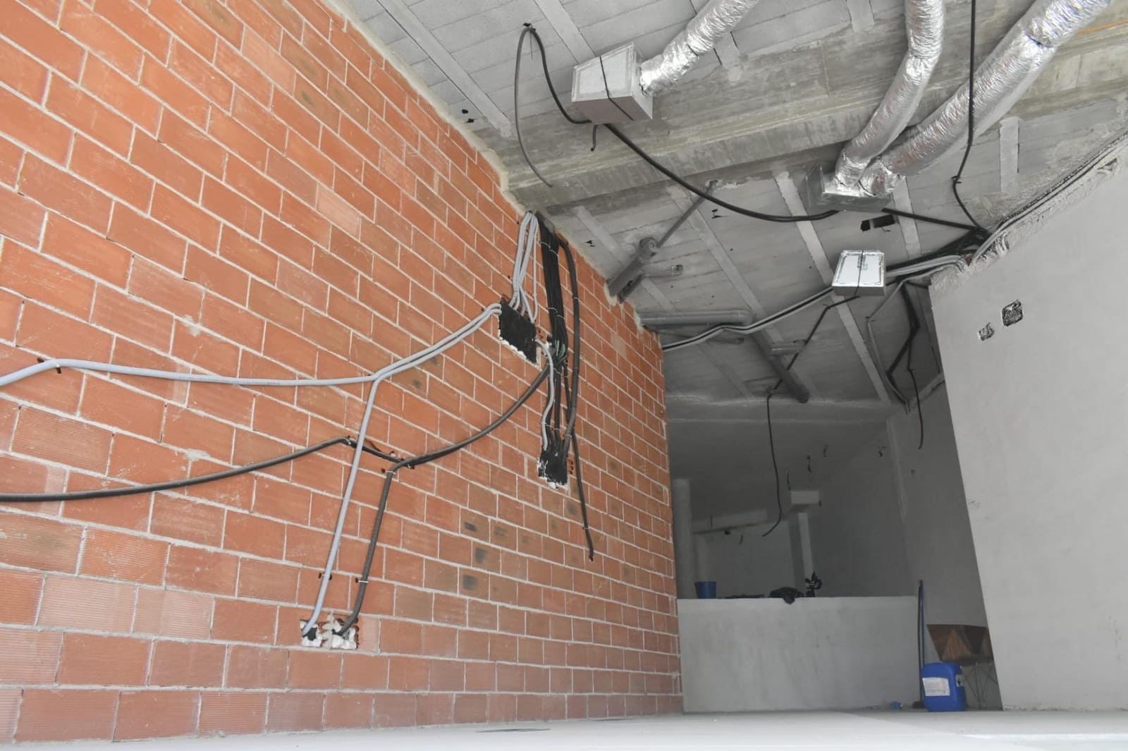 Commercial for sale in Pego - € 90,000 (Ref: 8442441)