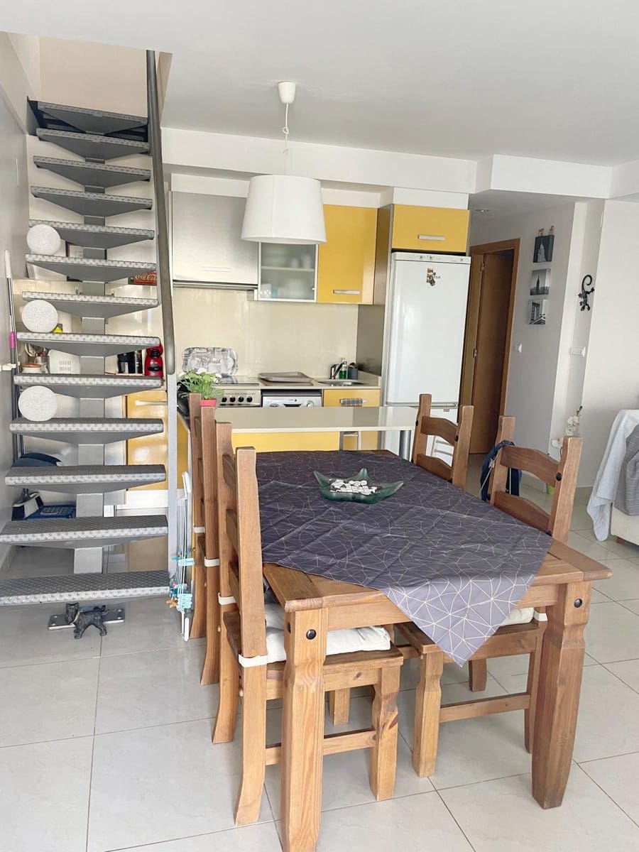 Appartement de 2 chambres à louer à Oliva avec piscine - 800 € (Ref: 8597670)