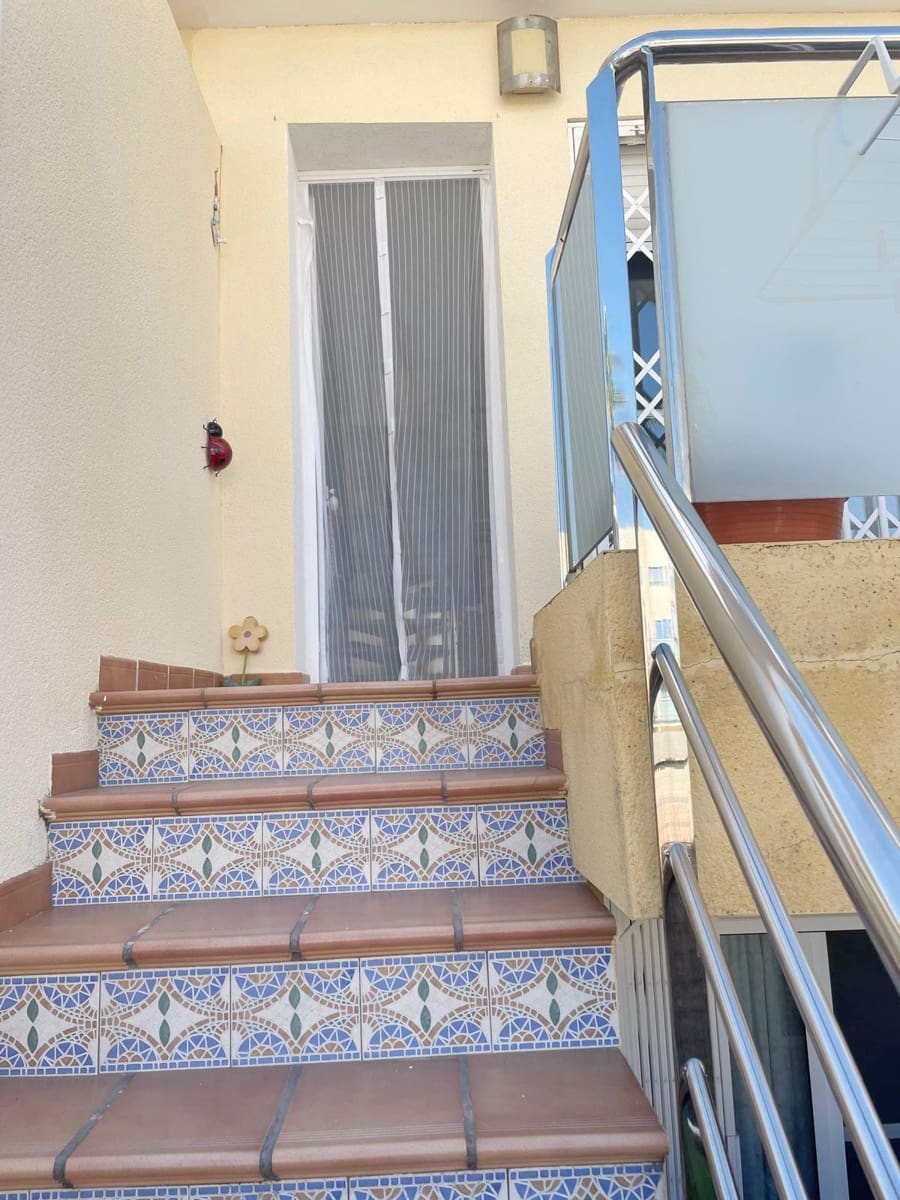 Appartement de 2 chambres à louer à Oliva avec piscine - 800 € (Ref: 8597670)