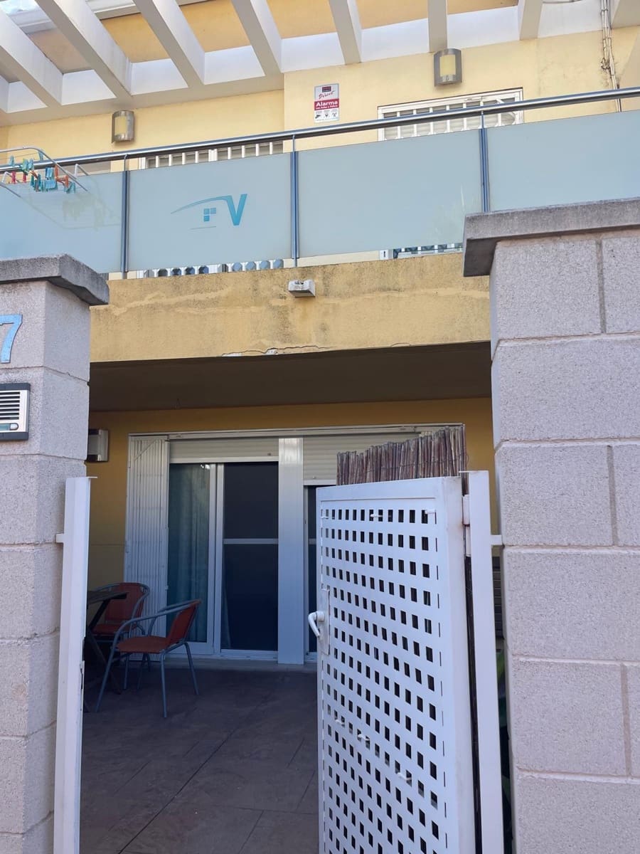 Appartement de 2 chambres à louer à Oliva avec piscine - 800 € (Ref: 8597670)